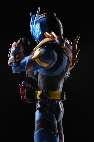 S.H.Figuarts 假面骑士创骑 假面骑士克罗兹 熔岩形态