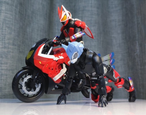 S.H.Figuarts 推进冲锋摩托