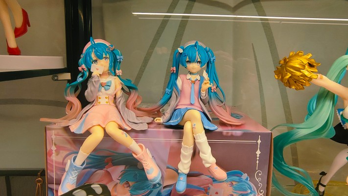 TENITOL 大号压泡面人偶 初音未来 恋爱的西装外套