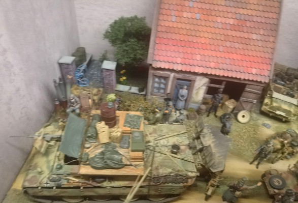 35295 1/35 德国 猎虎 重型坦克歼击车 初期生产型