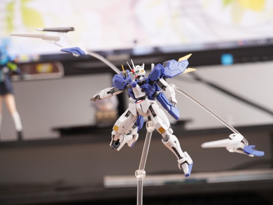 ROBOT魂＜机动战士系列＞    XVX-016RN  风灵高达（改修型） 剧中版~寂静零号~