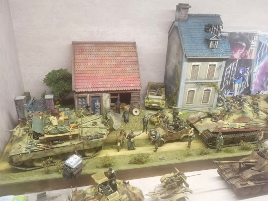 1/35 WW.II 德国 重型坦克 Sd.Kfz.182 虎王 亨舍尔炮塔（新型履带版）