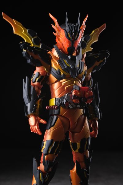 S.H.Figuarts 假面骑士创骑 假面骑士克罗兹 熔岩形态