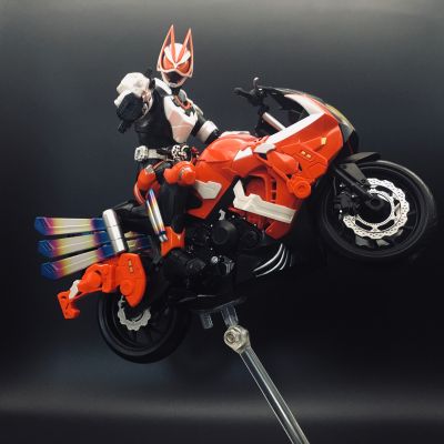 S.H.Figuarts 推进冲锋摩托