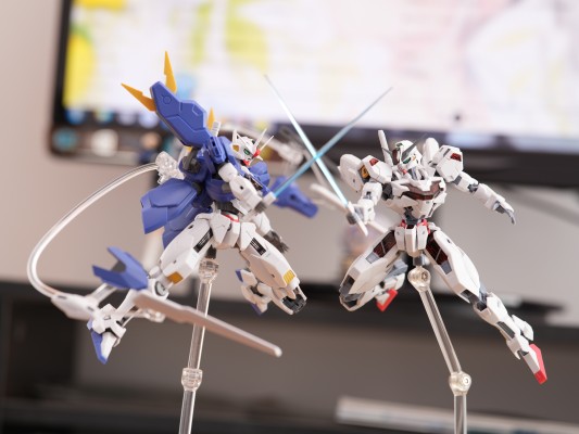 ROBOT魂＜机动战士系列＞    XVX-016RN  风灵高达（改修型） 剧中版~寂静零号~