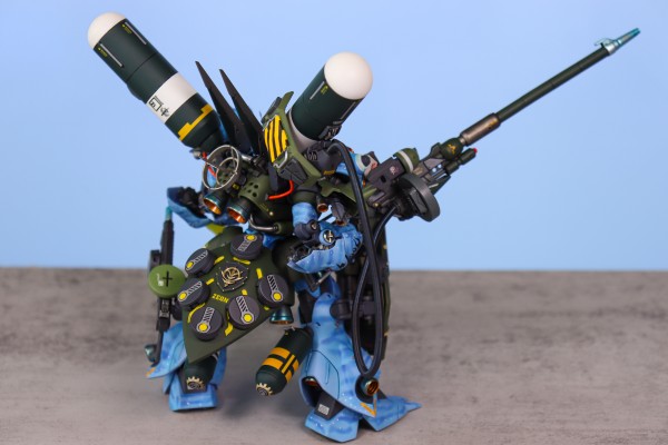 MG 1/100 机动战士高达0080 口袋里的战争 MS-18E 京宝梵