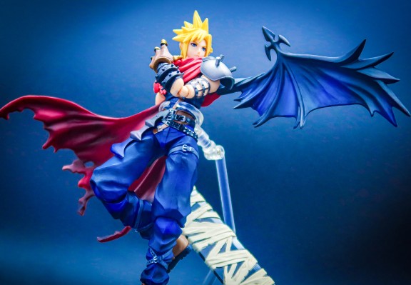 Bring Arts 王国之心 克劳德・史特莱夫 Another Form