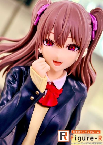 2.5次元的诱惑 独特魅力 橘美花莉 校服造型