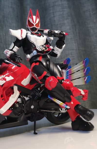 S.H.Figuarts 推进冲锋摩托