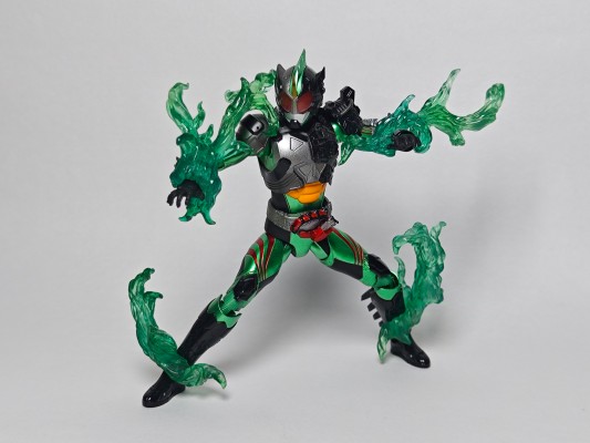 S.H.Figuarts   假面骑士亚马逊新生欧米伽  （Amazon.co.jp独家版）