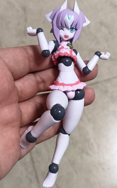 机械新人类 MLL-V2 素体 玛卡翁