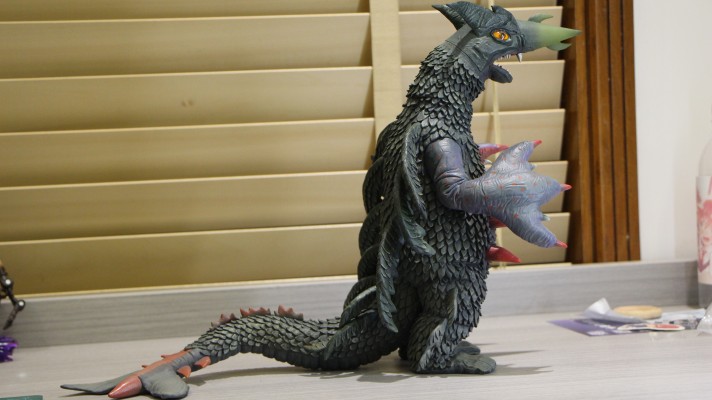 大怪兽系列 艾斯奥特曼 嘎兰 发光版