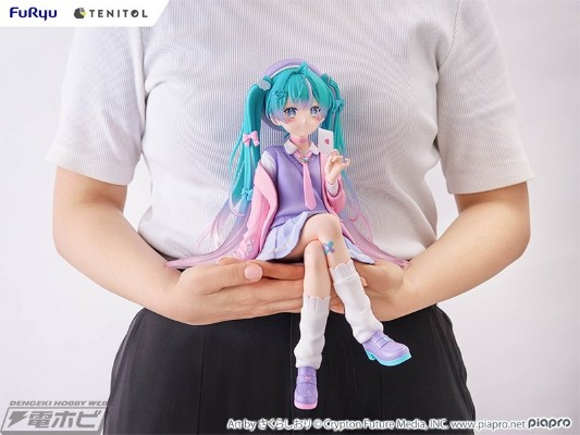 TENITOL 大号压泡面人偶 初音未来 恋爱的西装外套