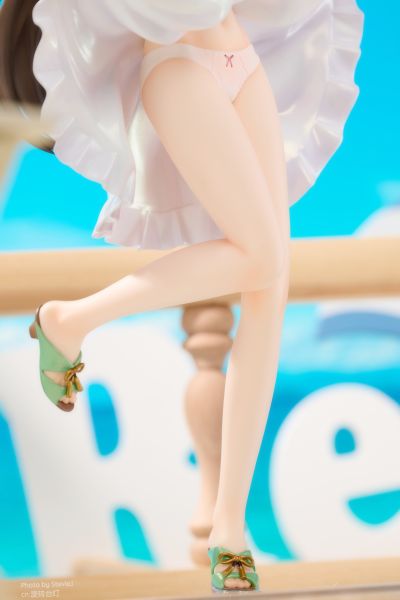 杂志封面少女 彩濑凉子