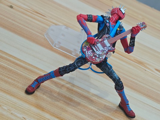 S.H.Figuarts  朋克蜘蛛侠（蜘蛛侠：纵横宇宙）