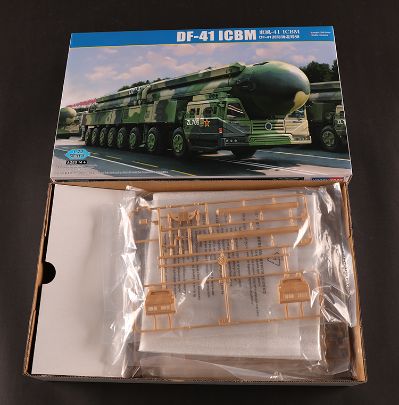编号:82963 1/72 装甲车辆系列 DF-41洲际弹道导弹