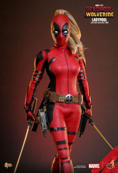 《死侍与金刚狼》女死侍1:6比例珍藏人偶