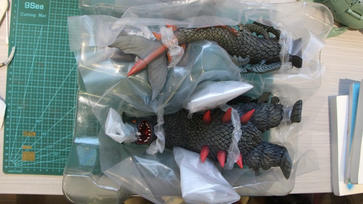 大怪兽系列 艾斯奥特曼 嘎兰 发光版