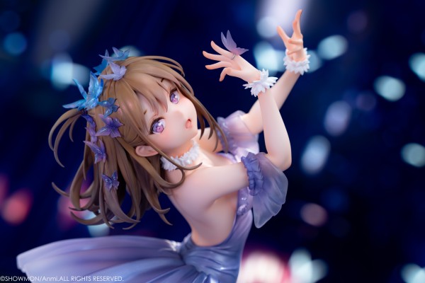 舞台上 — 灰色的丑小鸭