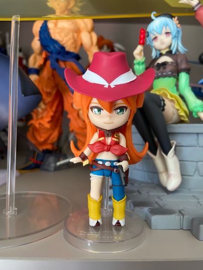 Figuarts mini 	巴克·亚罗/BACK ARROW 艾尔莎·林