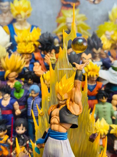 FiguartsZERO [超激战] 龙珠Z 复活！悟空与贝吉塔的合体 超级赛亚人悟吉塔 -展会限定版-