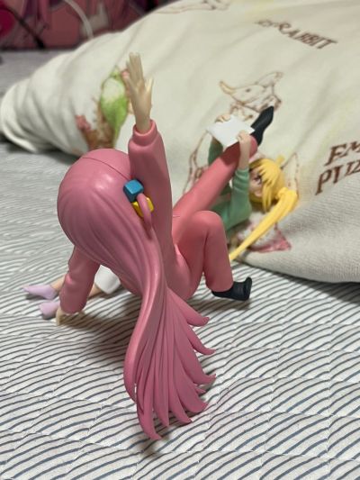 孤独摇滚！动画版 小坐系列奖品人偶 “伊地知虹夏”-和姐姐一起-