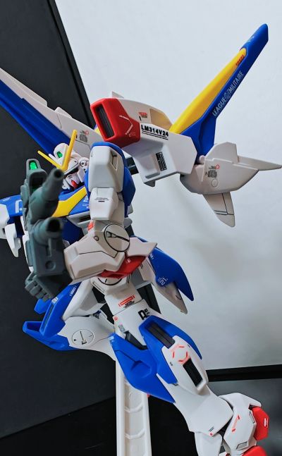 HGUC 机动战士V高达 V2高达突击爆击型