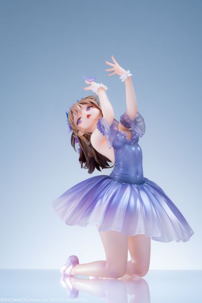 舞台上 — 灰色的丑小鸭