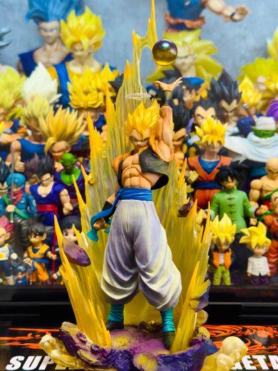 FiguartsZERO [超激战] 龙珠Z 复活！悟空与贝吉塔的合体 超级赛亚人悟吉塔 -展会限定版-
