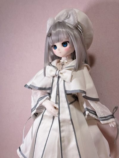 AOD527-FFW  s*t*j × 艾莉丝收集 小型 芙露露～毛绒绒的牧师小猫～白猫