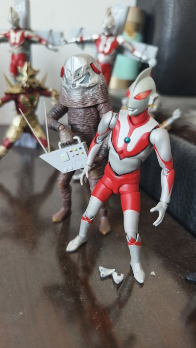 S.H.Figuarts   假奥特曼