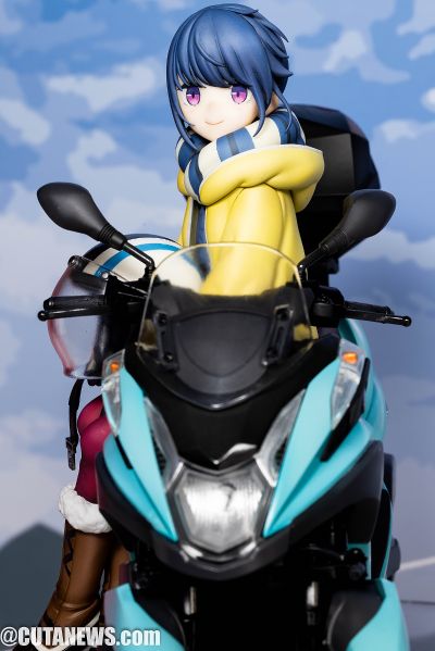 摇曳露营△ 志摩凛+三轮摩托