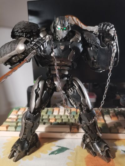 DLX 变形金刚：超能勇士崛起 擎天圣