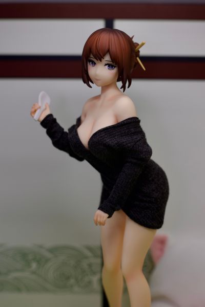 岸见荣子 在客户公司中露出其丰满肉体晒日光浴ver.