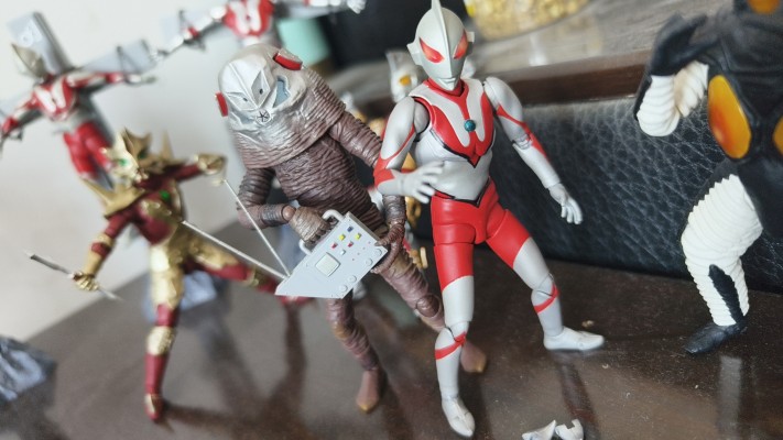 S.H.Figuarts   假奥特曼