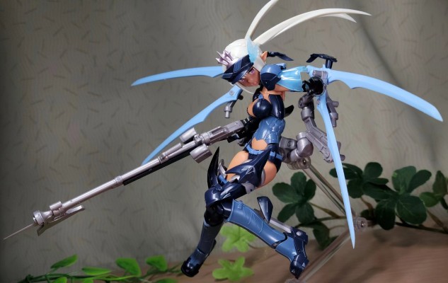 女神装置 武装神姬 猎兵型 雪绒花 重新涂装版