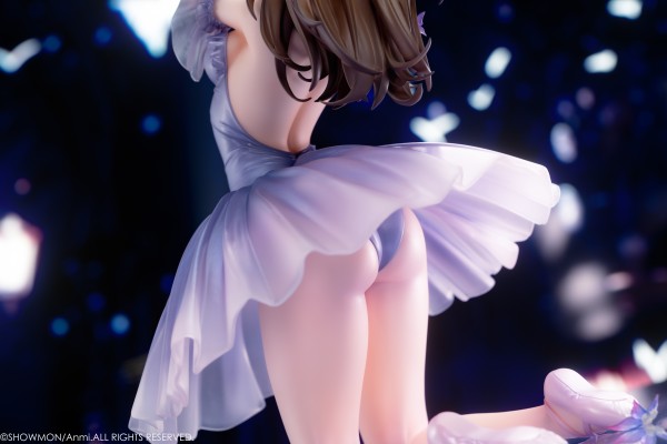 舞台上 — 灰色的丑小鸭