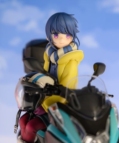 摇曳露营△ 志摩凛+三轮摩托