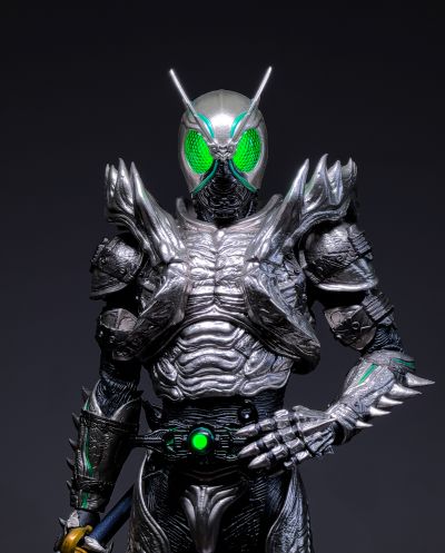 TMS101 - TMS101B 假面骑士暗日（BLACK SUN） 假面骑士影月 珍藏人偶