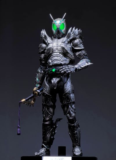 TMS101 - TMS101B 假面骑士暗日（BLACK SUN） 假面骑士影月 珍藏人偶