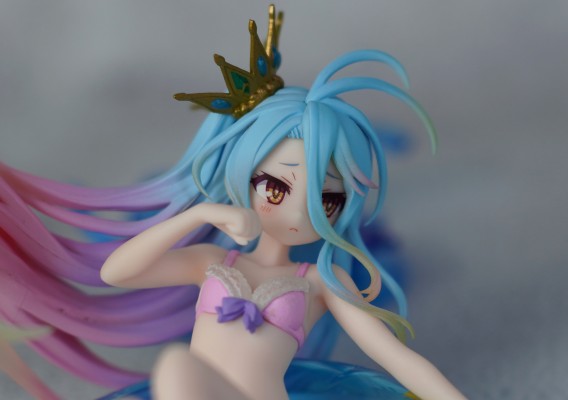 泳圈少女 游戏人生 白 新装版