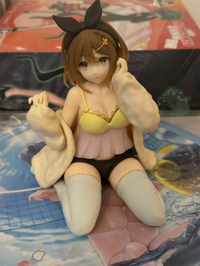 TAITO抽彩 莱莎的炼金工房～常暗女王与秘密藏身处～动画版 闪耀夜空与秘密晚会 A奖 莱莎人偶