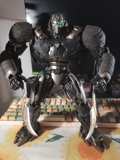 DLX 变形金刚：超能勇士崛起 擎天圣