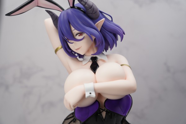 B-style 金装的维尔梅 维尔梅 兔女郎