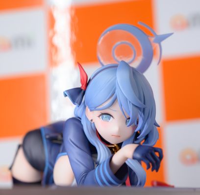 蔚蓝档案 天雨亚子 纪念大厅版