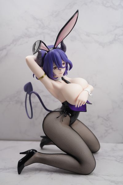 B-style 金装的维尔梅 维尔梅 兔女郎