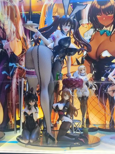 橫山石见 黑兔女郎