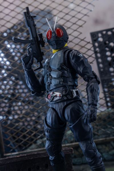 S.H.Figuarts 大量出没型变异飞蝗改造人（新·假面骑士）