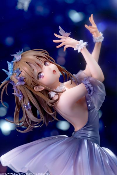 舞台上 — 灰色的丑小鸭