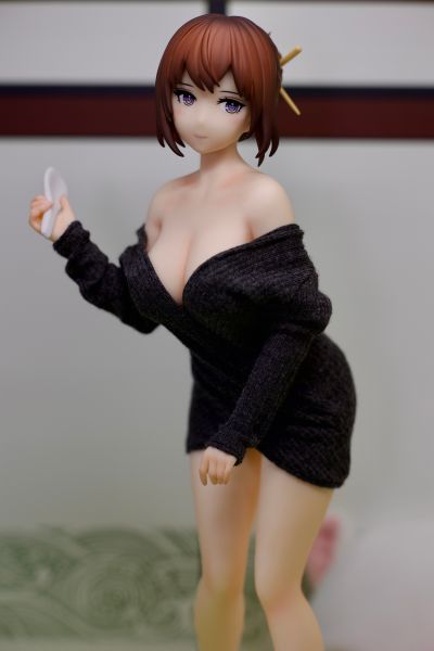 岸见荣子 在客户公司中露出其丰满肉体晒日光浴ver.